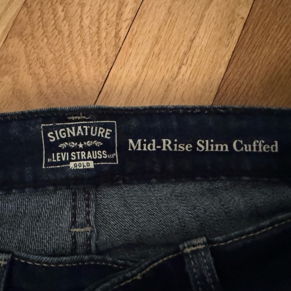 Signature Levi Strauss Gold Mid Rise  Slim Cuffed Jeans - Picture 5 of 6